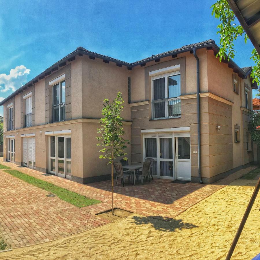 Iris Vendeghaz Apartment Hajduszoboszlo Exterior photo