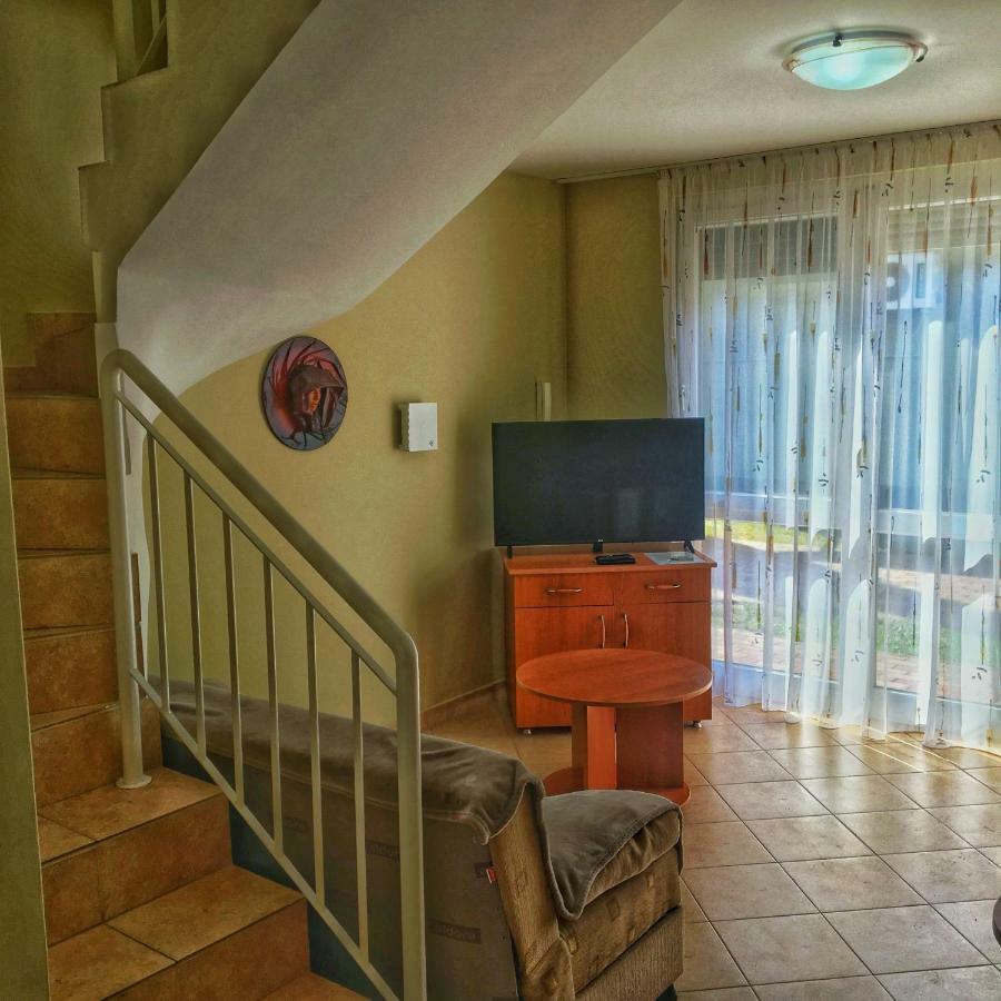 Iris Vendeghaz Apartment Hajduszoboszlo Exterior photo