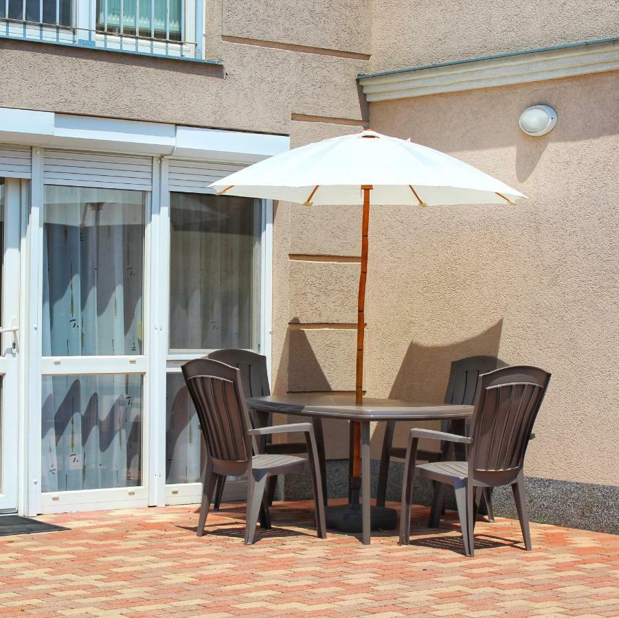 Iris Vendeghaz Apartment Hajduszoboszlo Exterior photo